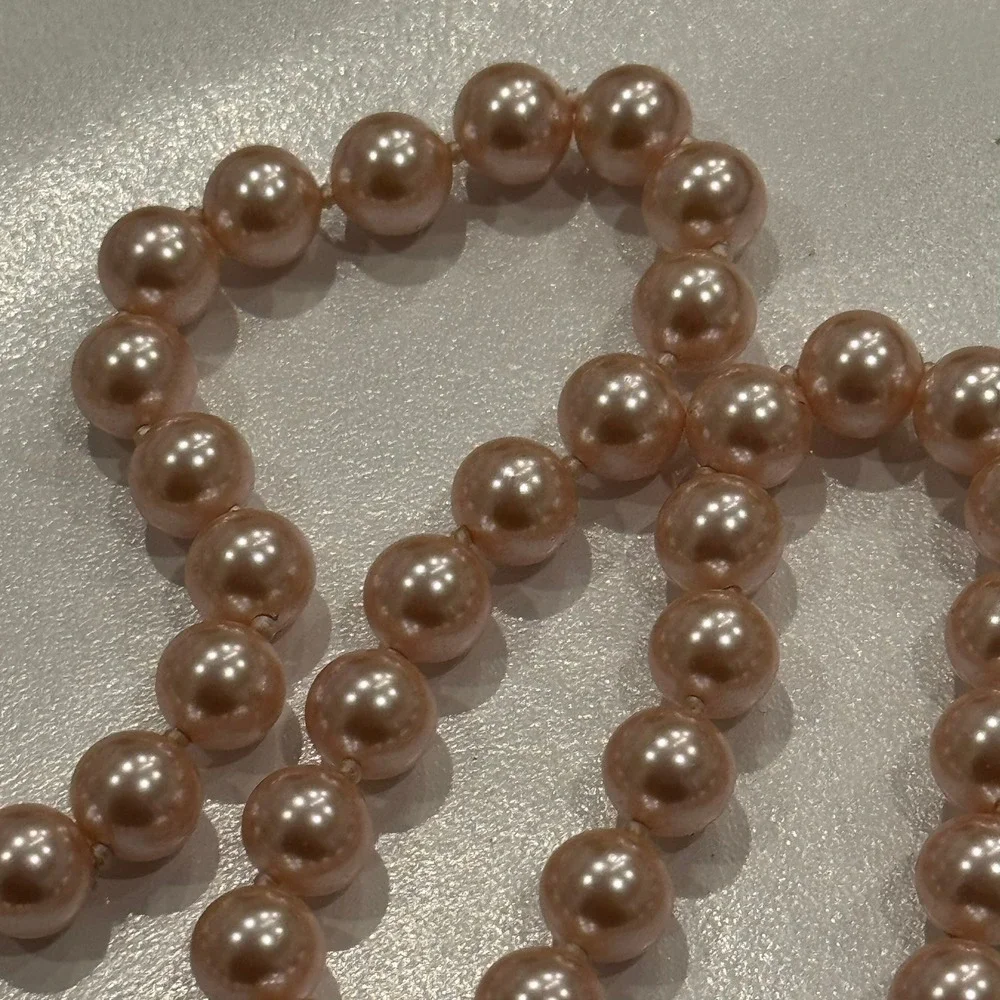 Elegant Pink Faux Pearl Necklace Gold Tone‎ Clasp Classic Style